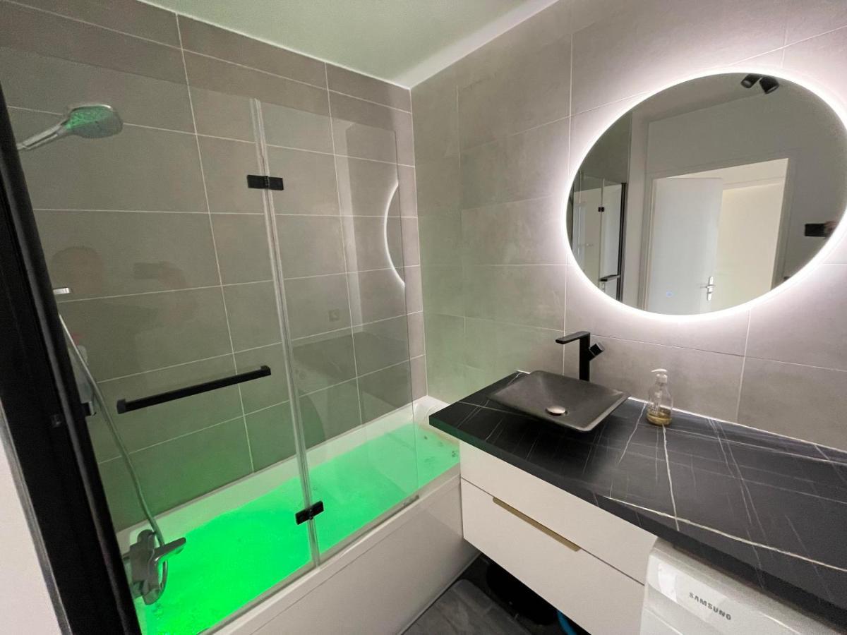 Charmant Logement Avec Jacuzzi Mantes-la-Jolie Εξωτερικό φωτογραφία